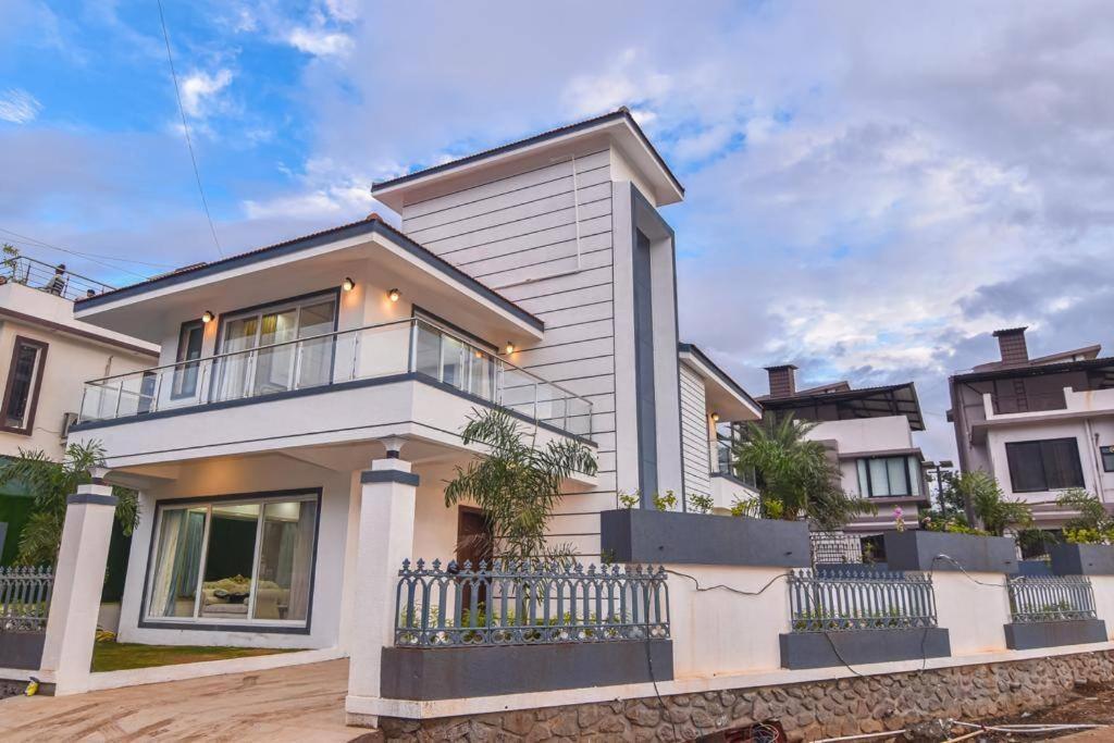 Royal Paradise Villa Lonavala Exterior foto